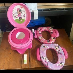 Mini mouse training toilet